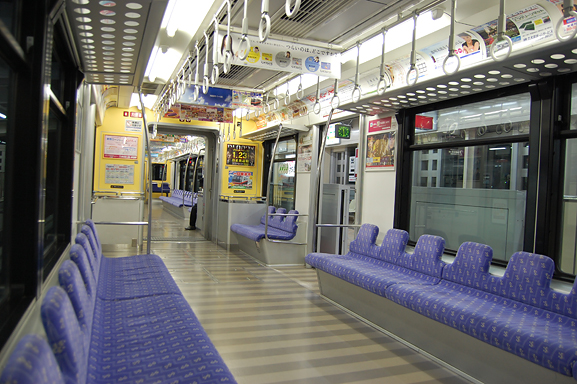 ゆいレール　最終電車