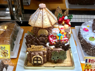 真樹ジムオキナワ女子部 真樹女のblog かわいいクリスマスケーキ サンタさんのお家