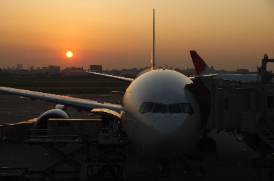 空港での夕陽。