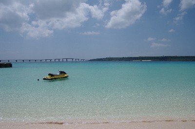 前浜ビーチにて。