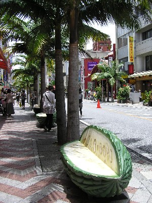 ゴーヤーベンチ。