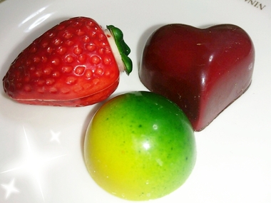 今日はバレンタインデー。自分へのご褒美にかわいいチョコ