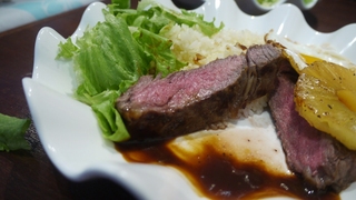 リブステーキプレート￥950