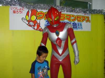 沖縄にウルトラマンゼアス