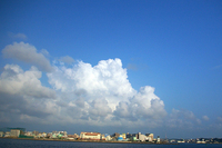 いつもの那覇を海から見た 2008/09/21 07:17:00