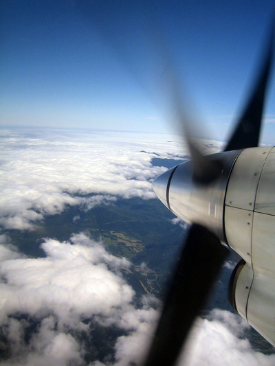 プロペラ機での空の旅
