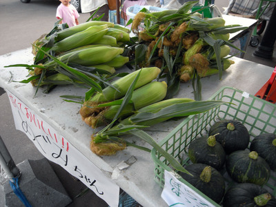 路地売り野菜　とうきび
