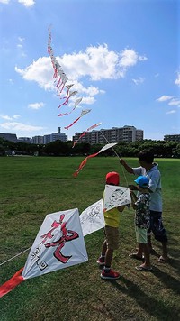 沖縄で連凧をあげてます！ 第9回正文祭＠那覇新都心公園 2017/10/02 18:41:59