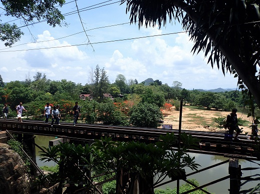 Kanchanaburi Train Timetable タイ旅 カンチャナブリ泰緬鉄道時刻表 沖縄ジョートー市場ブログ ななろぐ