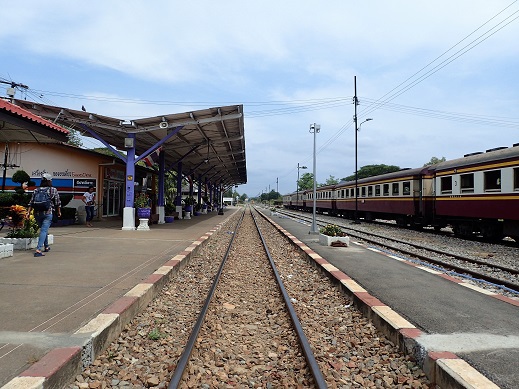 Kanchanaburi Train Timetable タイ旅 カンチャナブリ泰緬鉄道時刻表 沖縄ジョートー市場ブログ ななろぐ