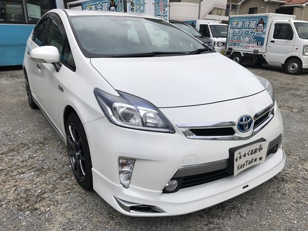 沖縄 現状 格安 アウトレット販売 自社提携ローン完備 中古車販売店 くるまやkeytail のブログです プリウスphv 頭金なし自社提携ローン で御契約となりました