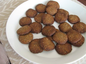 素朴な味のきなことごまのクッキー