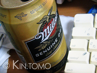 倒したらキーボードが危ない！