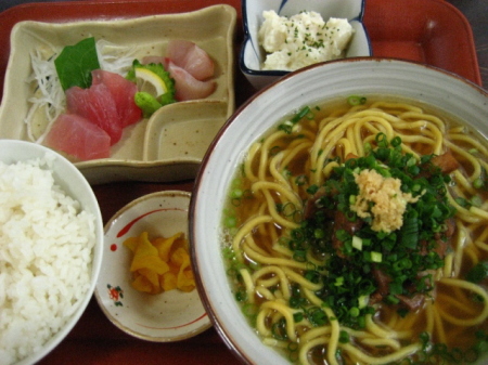 八重山そば（石垣島・のりば食堂）