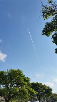 飛行機雲 2016/04/13 23:26:56