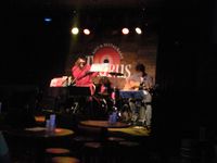 只今、ライブ中で〜す