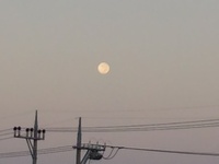 朝の月。 2012/10/01 06:41:16