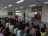 豊見城市立豊小学校での出前授業 　「葉っぱと仲良しになろう」 2016/06/20 13:38:18