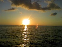 糸満にある豊崎で夕日を 2010/12/10 12:10:00