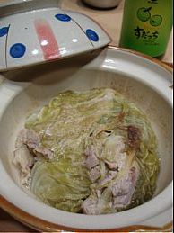 キャベツと豚肉の土鍋蒸し