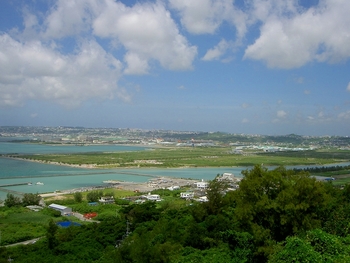中城湾埋立地に大企業誘致を！