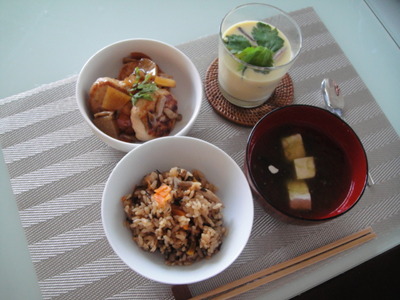 和風煮込みトリバーグ