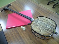今日も三線です 2008/11/11 19:44:01