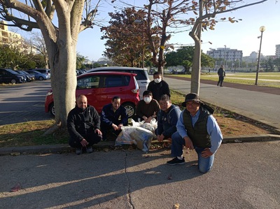 新都心公園の清掃活動【真和志中OB　2023年1月　1回目】