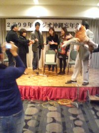 大抽選会＼(^O^)／社長が引いてます♪ 2009/12/21 22:48:13
