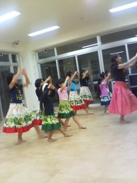 初踊り♪かっちゃん先生今年もヨロチクビーム★ 2010/01/05 19:40:57
