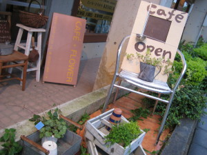 CAFE KUCHE+KUCHE FLOWER