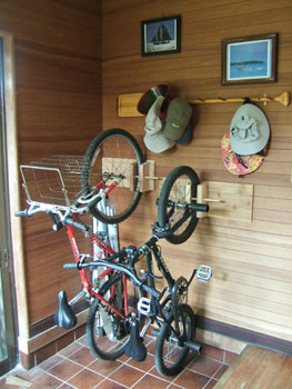 石垣島ウッドワーカーの日々 玄関に自転車ラック