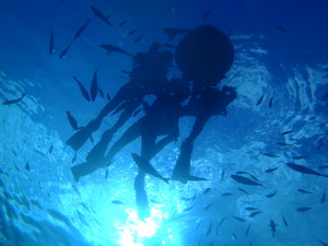 沖縄の青の洞窟