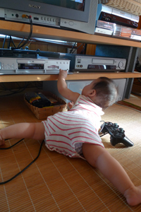ハイハイして・・・
