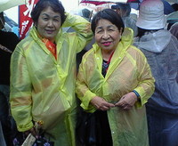 雨の中の抗議集会 2008/04/01 23:13:50