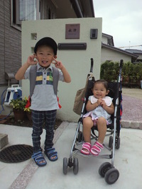 玄関で。 2011/08/31 22:27:00