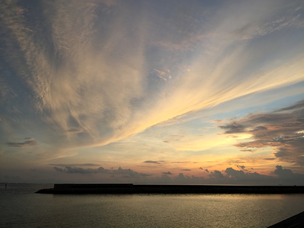 北谷の夕陽とビールと