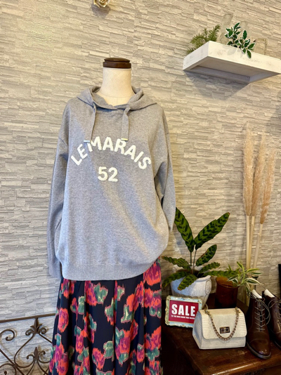 leMARAIS☆コットンカシミヤのロゴフーデイ半額です♪