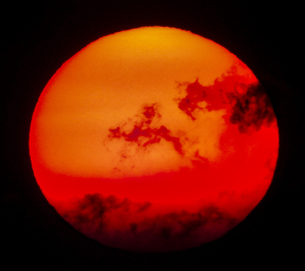 Color Of Okinawa 沖縄の色 真っ赤な太陽