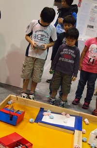 沖縄青少年化学展。