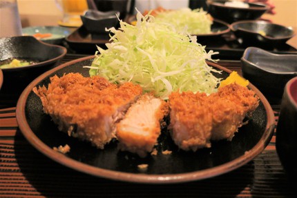街のとんかつ店 / ながた