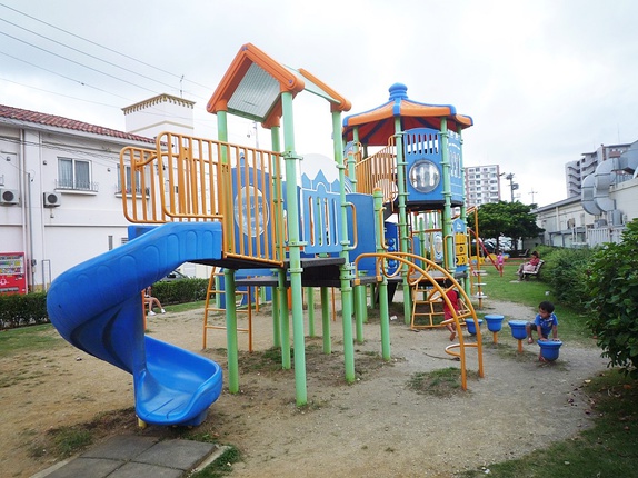 かたばる公園 コンビネーション遊具