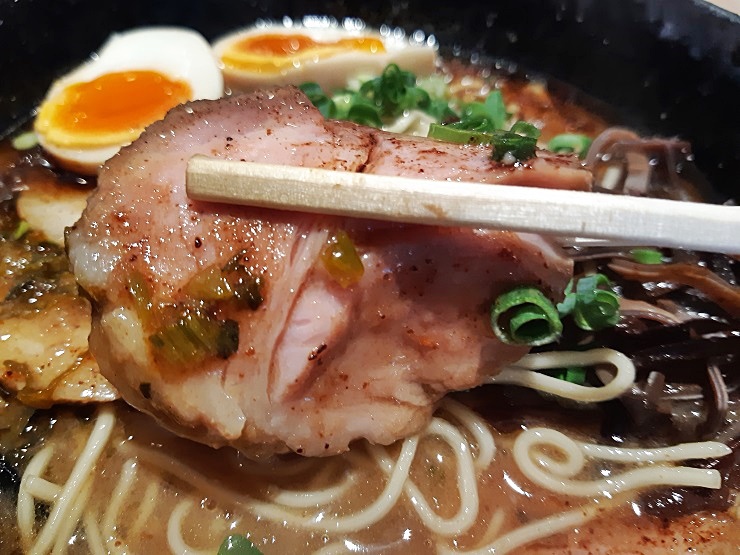 麺恋 まうろあ 特製豚骨らぁめん チャーシュー