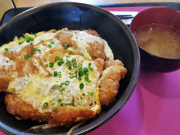 桃どん かつ丼