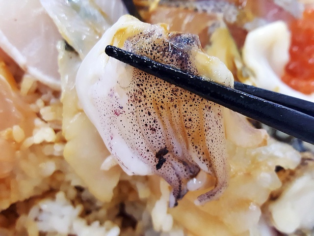 鮮魚と魚の唐揚げ 琉球  海鮮丼 上