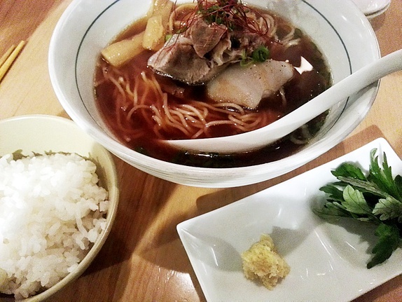 ストライプ ヌードルズ(Stripe Noodles) ヒージャーラーメン ストライプ ヌードルズ(Stripe Noodles) ヒージャーラーメン