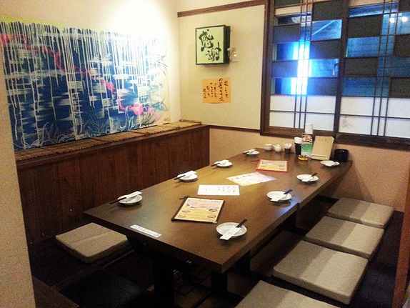 居酒屋飲み歩き 那覇市久茂地にある 居酒屋y S S 建物2階にある隠れ家居酒屋 で食べたおいしい料理とうまい酒に大満足 マエダマエダの食べ歩き D