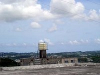 屋根の上の水タンク 2006/07/05 11:00:10