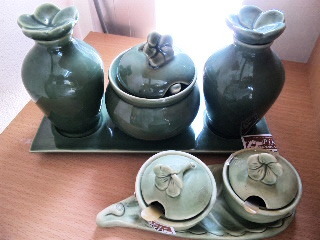 陶器の容器