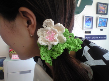 お花のシュシュ